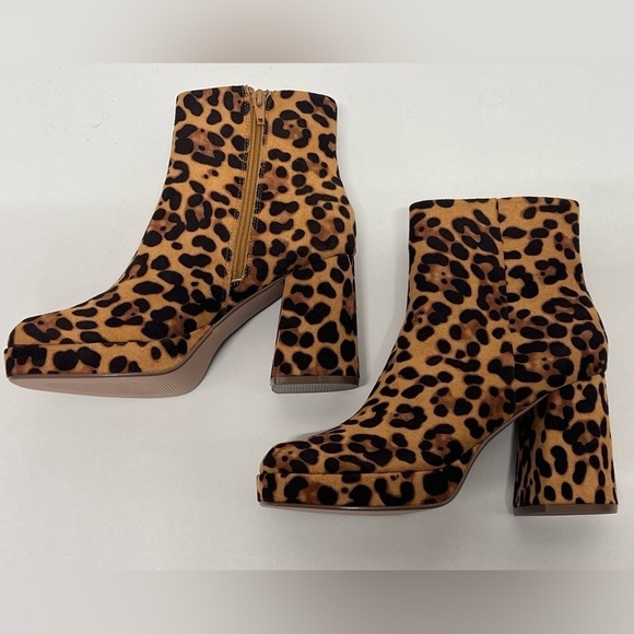 Women's Leopard Print Side Zipper Suede Square Toe Ankle Boots - 8 - Picture 5 of 10